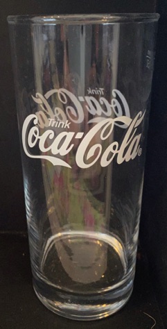 308075-1 €4,00 coca cola glas witte letters D8 H 17,5 cm.jpeg